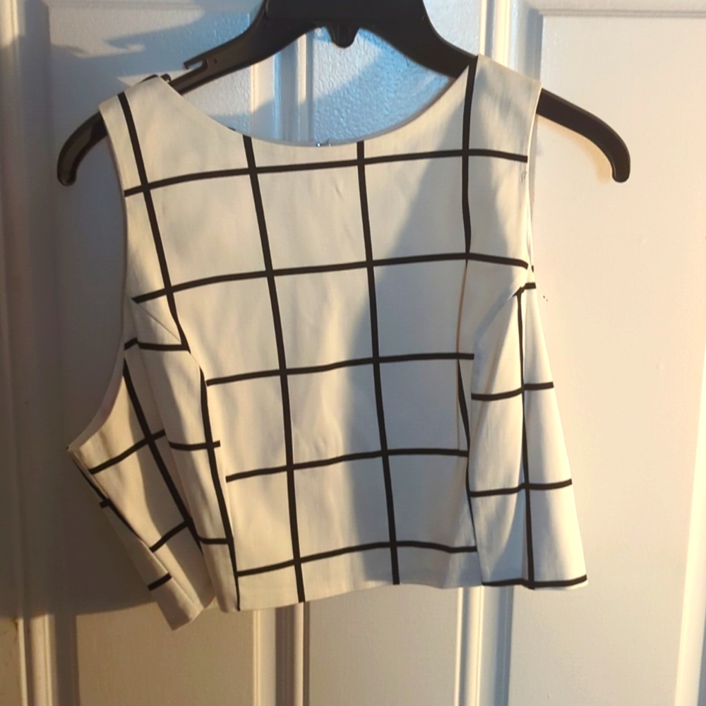Black and White crop top